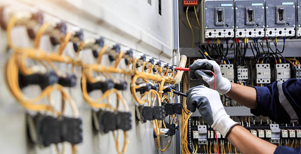 Professional Electrician technician working in Oviedo, FL